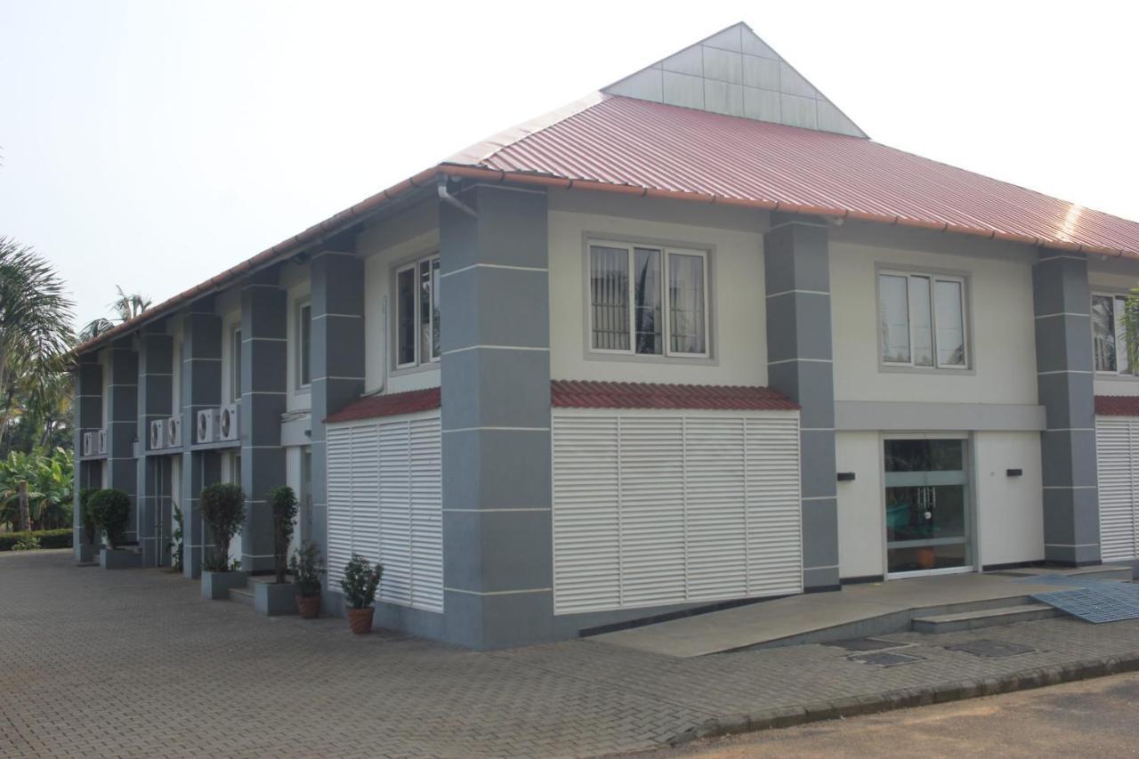 Angamaly Convention Centre Kochi Exterior foto