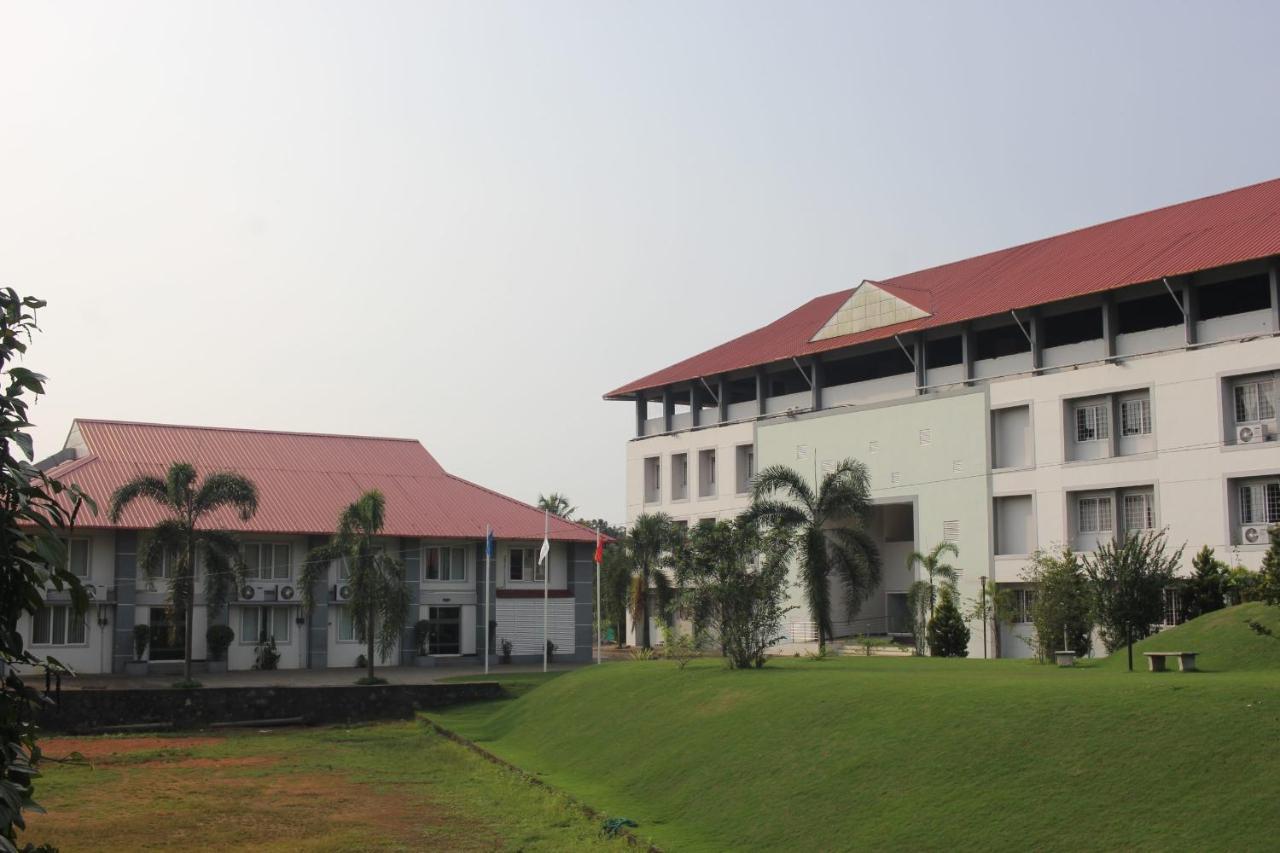 Angamaly Convention Centre Kochi Exterior foto